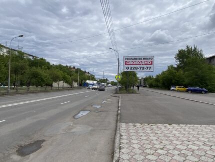 60 лет Октября 106, 9 метров от восточного фасада