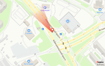 Комсомольский, напротив дома по ул. Ястынской 1г