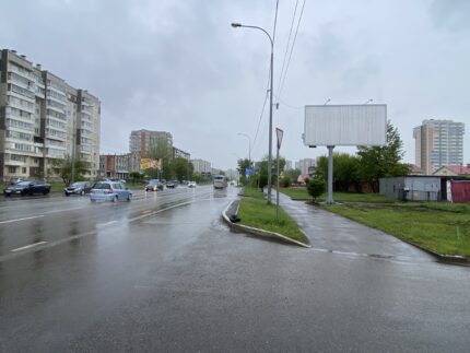 Взлетная, 30 на противоположной стороне дороги